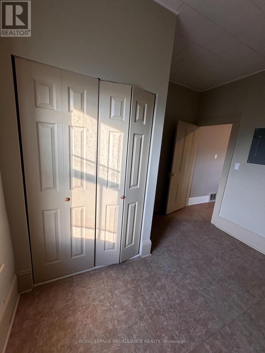 2 - 82 Doxsee Ave Avenue S Property Photo 5