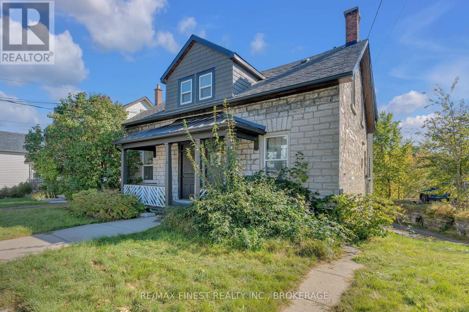 325 Sydenham Street Property Photo 1