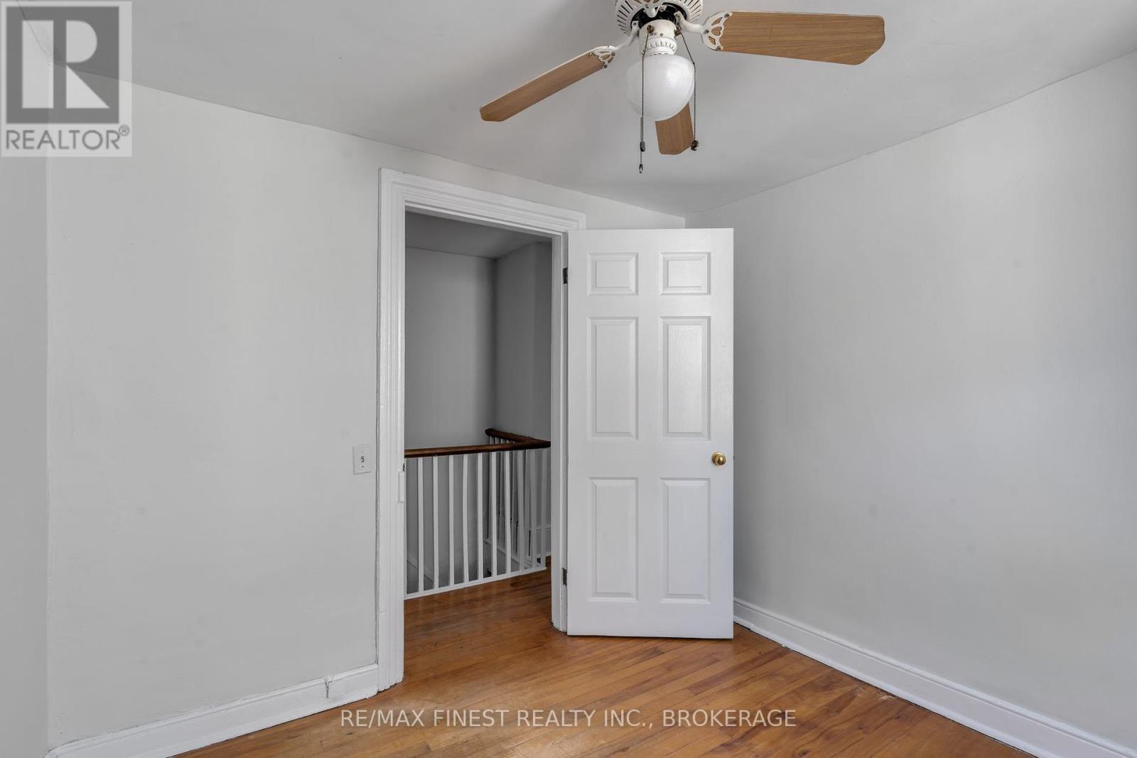 325 Sydenham Street Property Photo 9