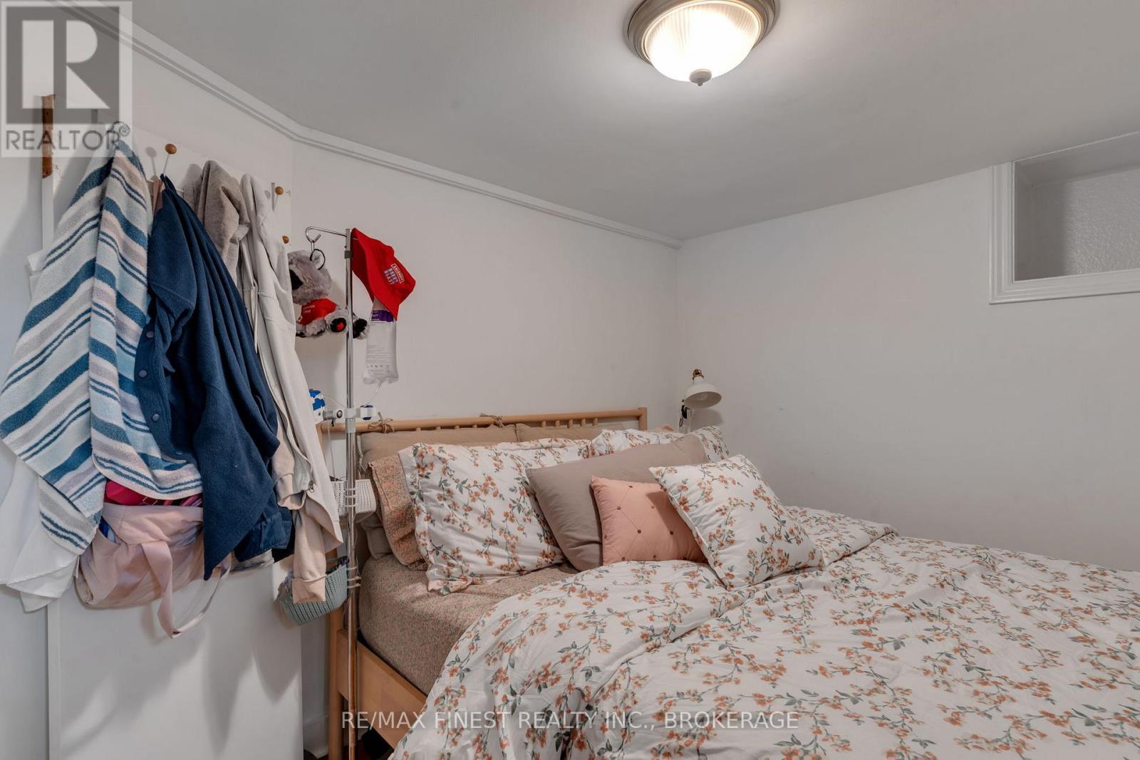 325 Sydenham Street Property Photo 17
