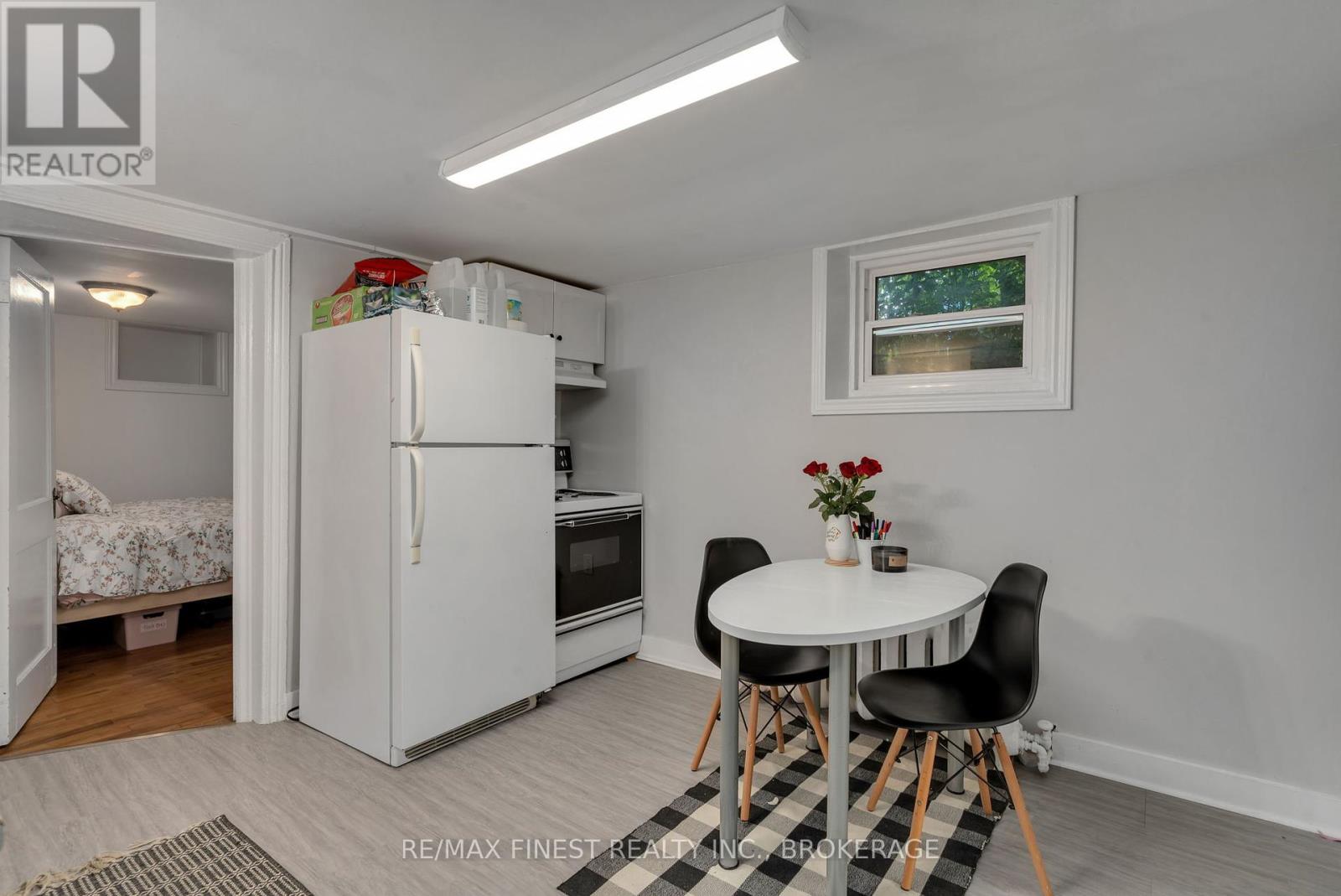 325 Sydenham Street Property Photo 23