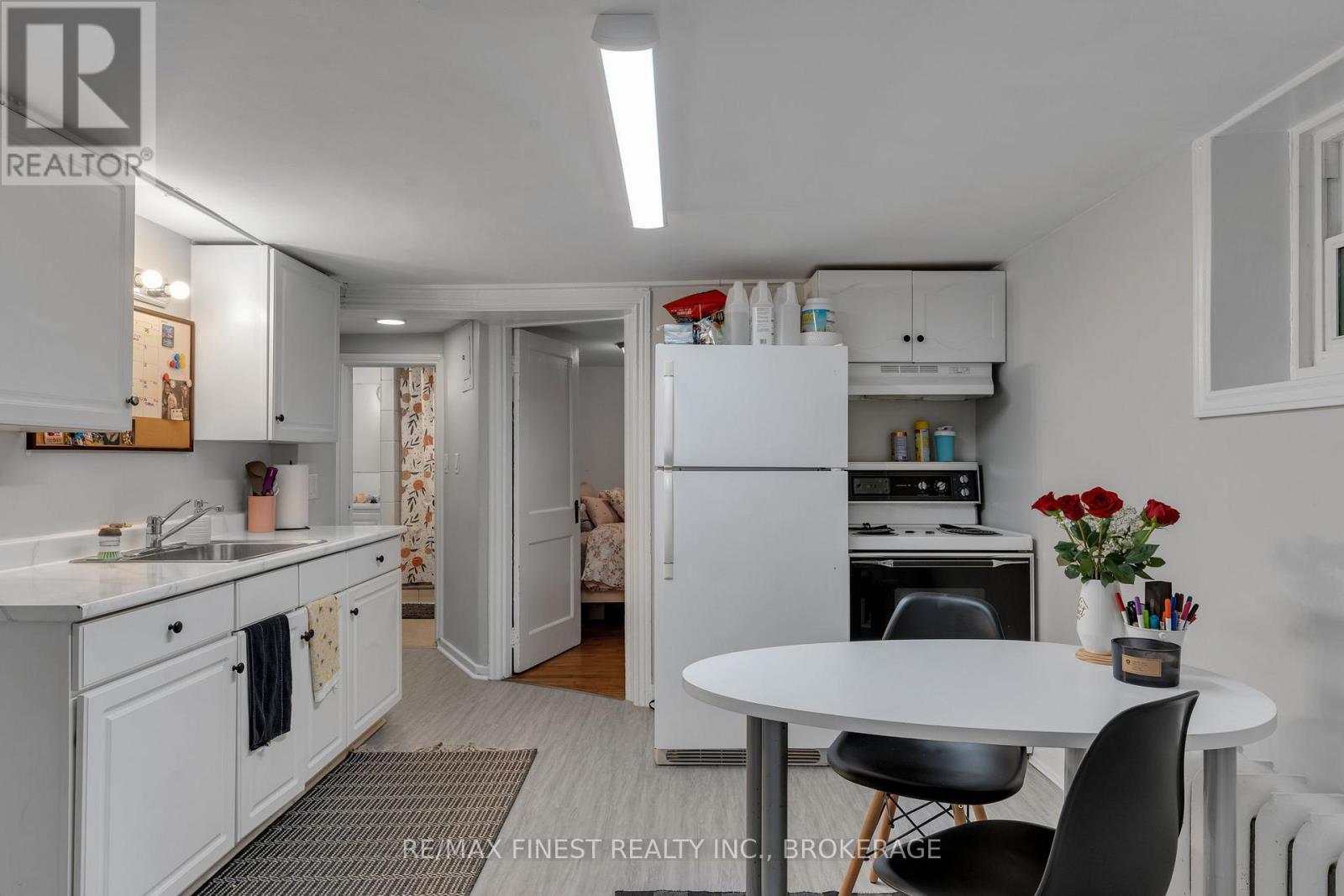 325 Sydenham Street Property Photo 25