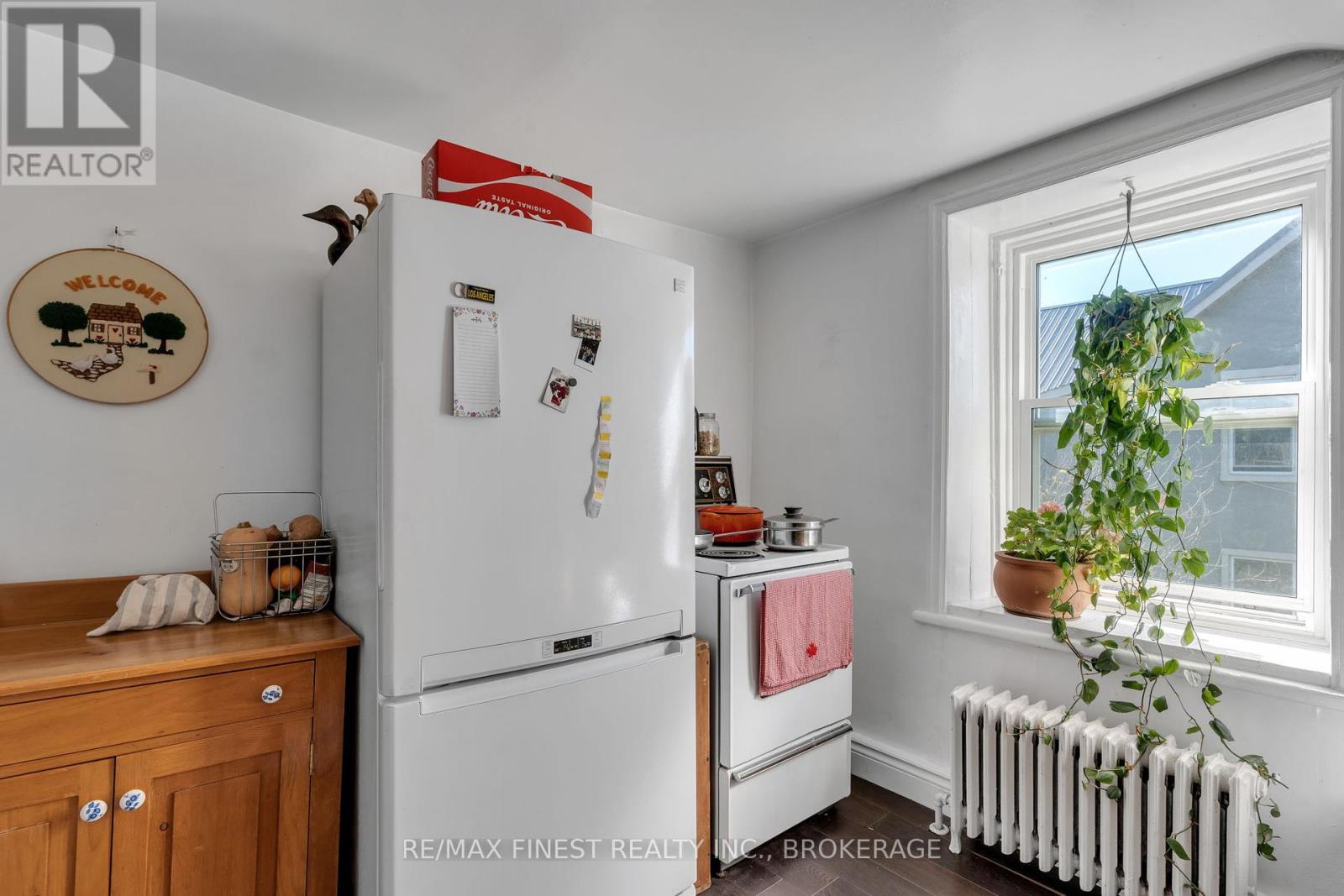 325 Sydenham Street Property Photo 28