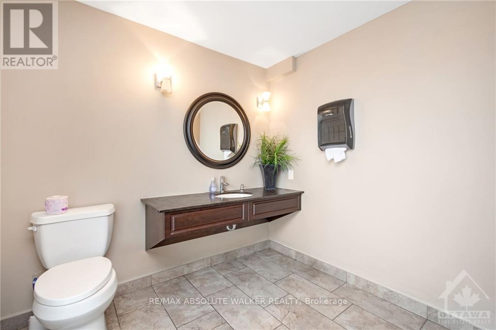 4 - 3591 Innes Road Property Photo 11