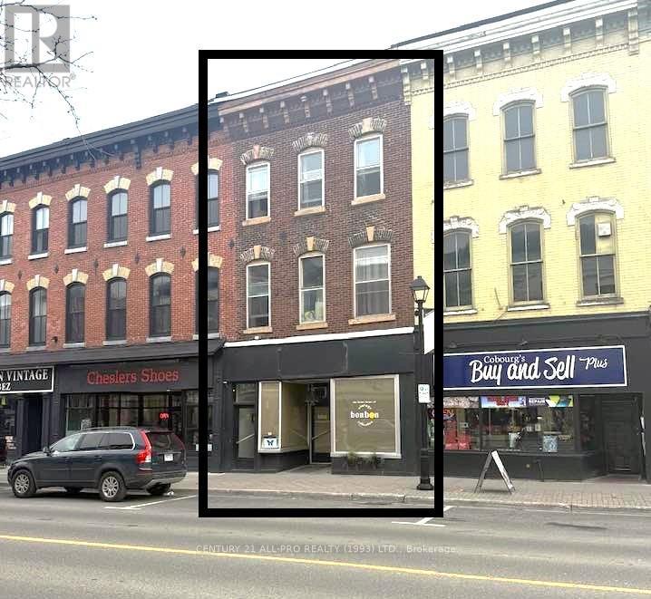 39 King Street W Property Photo 1