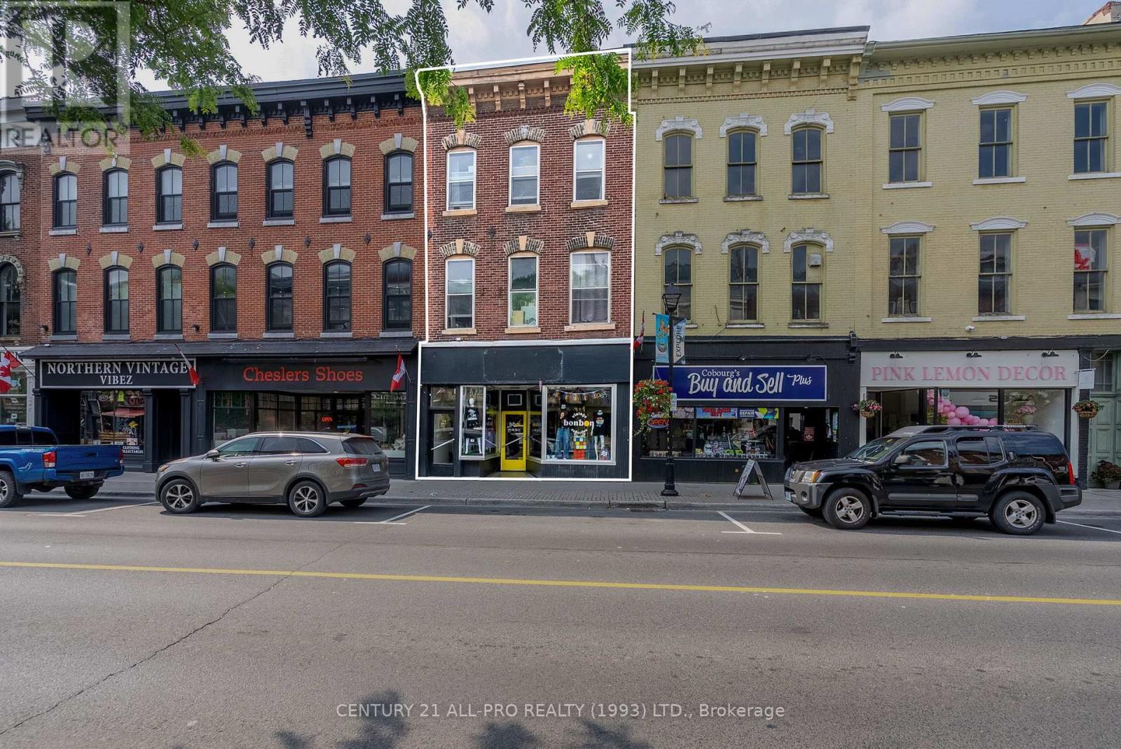 39 King Street W Property Photo 2