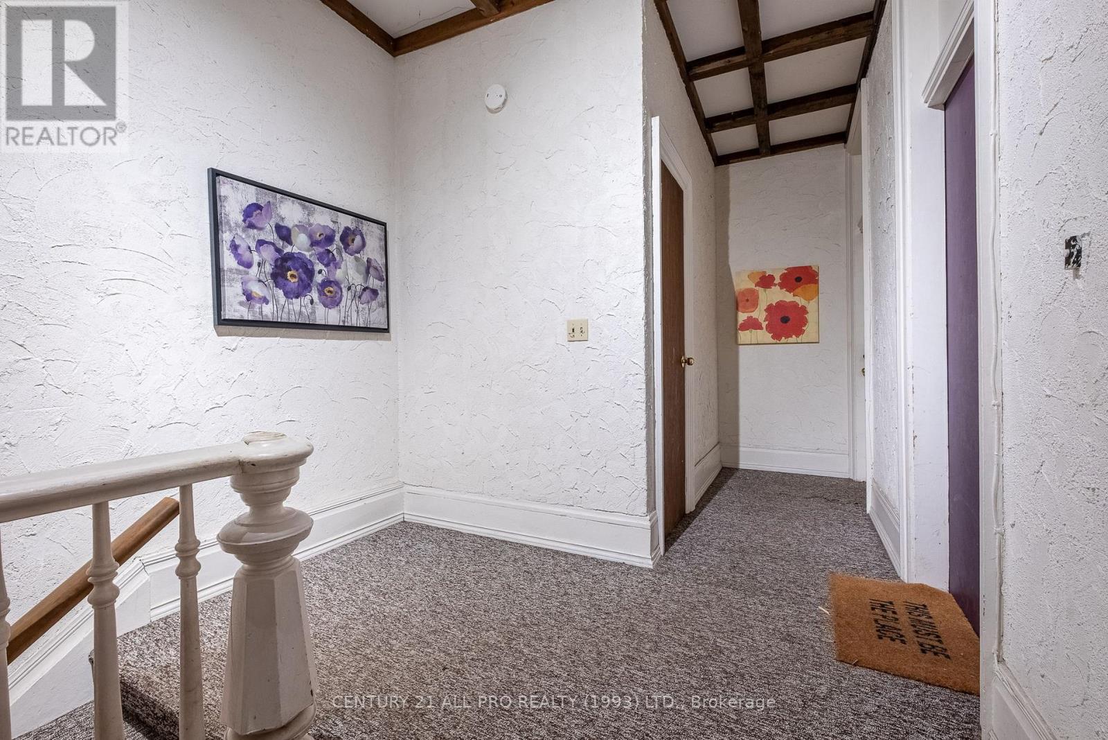 39 King Street W Property Photo 28