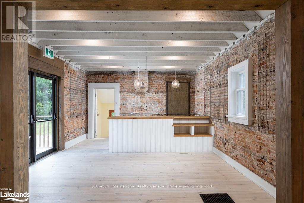 40 Toronto Street S Property Photo 7