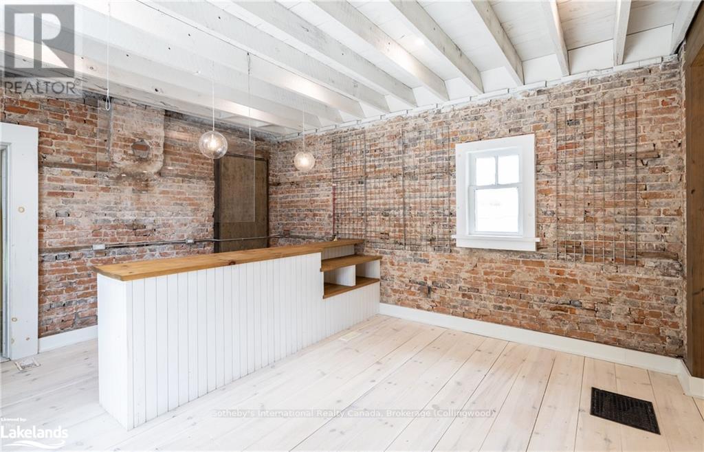 40 Toronto Street S Property Photo 11