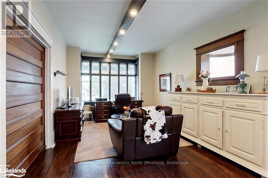 32 Nelson Street E Property Photo 16