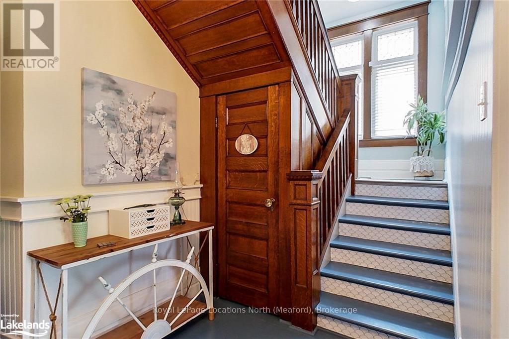 32 Nelson Street E Property Photo 26