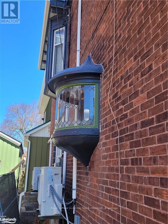 32 Nelson Street E Property Photo 41