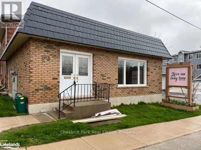 36 Trowbridge Street E Property Photo 1