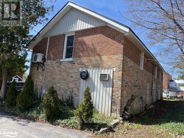 36 Trowbridge Street E Property Photo 10