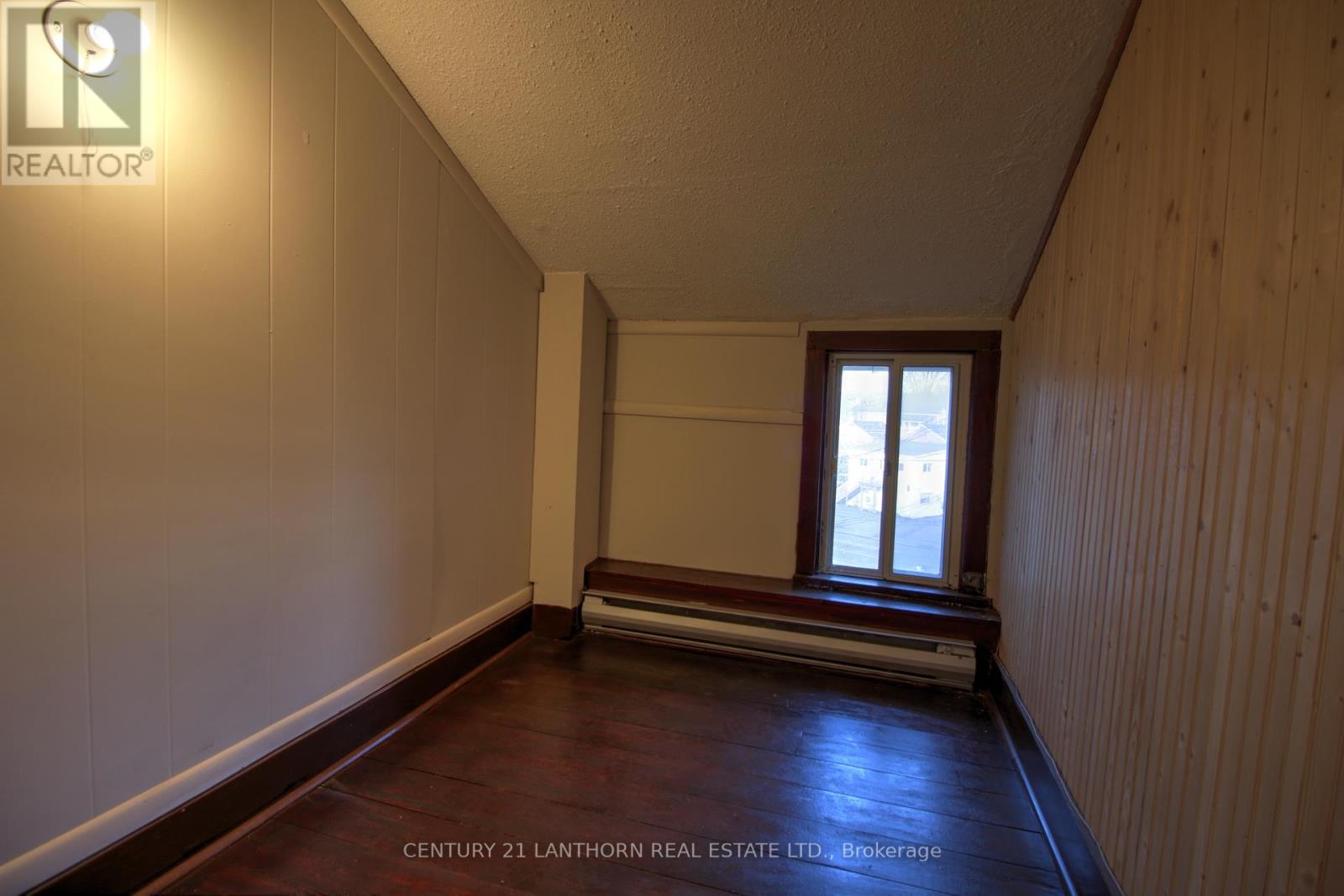 325 Picton Main Street E Property Photo 4