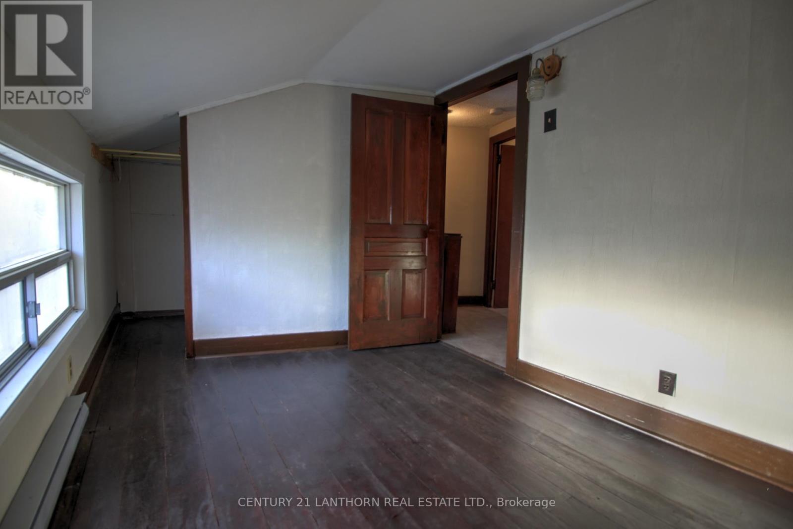 325 Picton Main Street E Property Photo 8