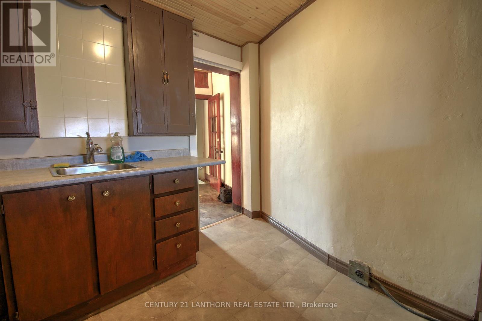 325 Picton Main Street E Property Photo 12