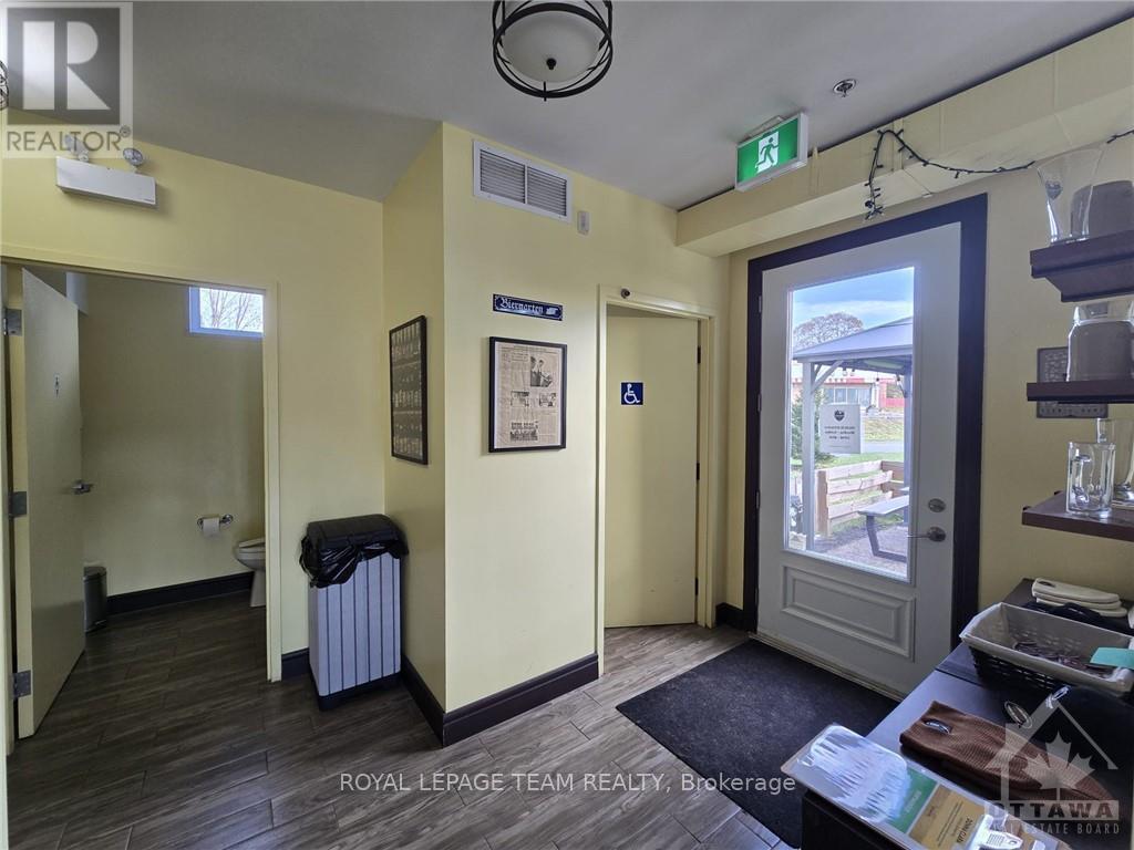 19 Moore Street Property Photo 18