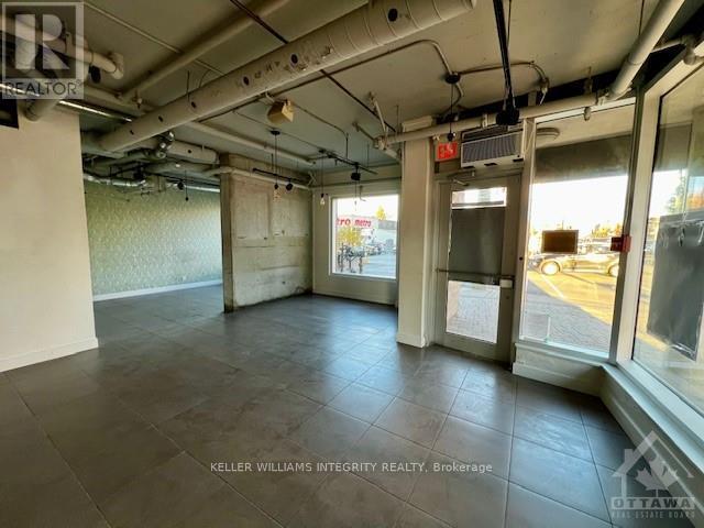 111 - 1433 Wellington Street Property Photo 6