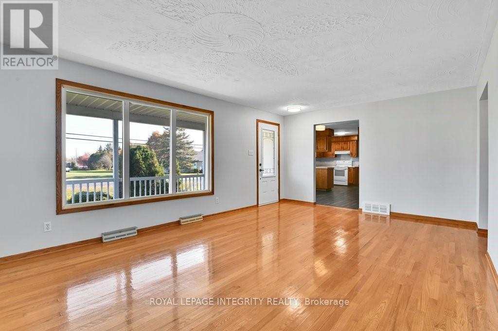 20397 Park Crescent Property Photo 14