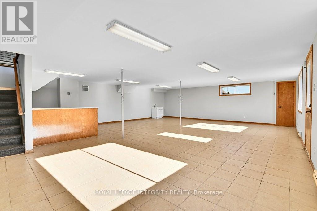 20397 Park Crescent Property Photo 19