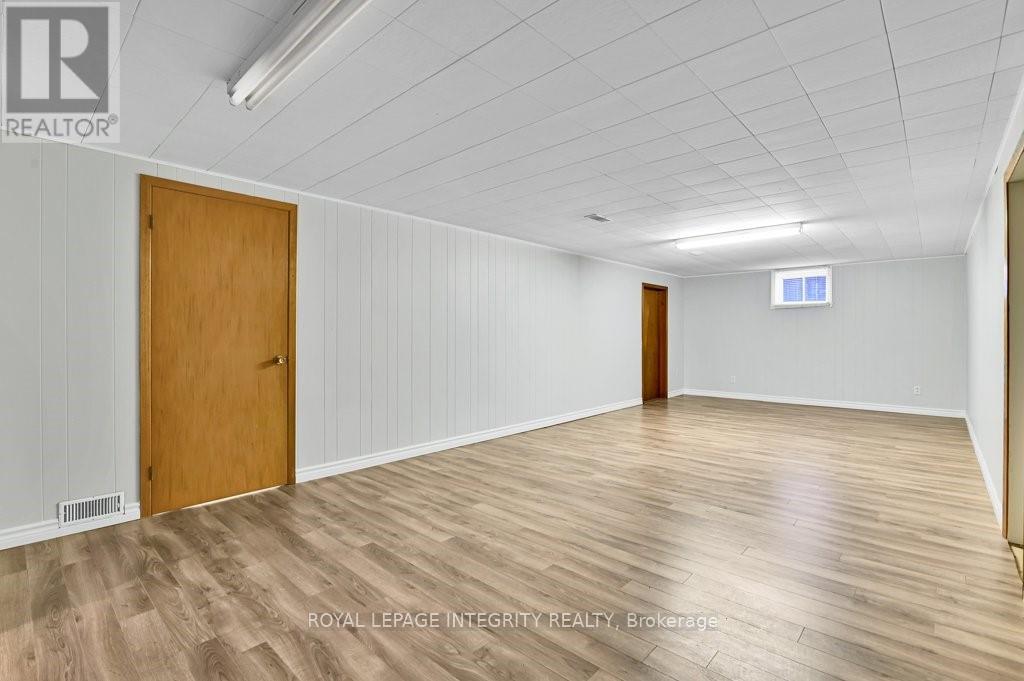 20397 Park Crescent Property Photo 21