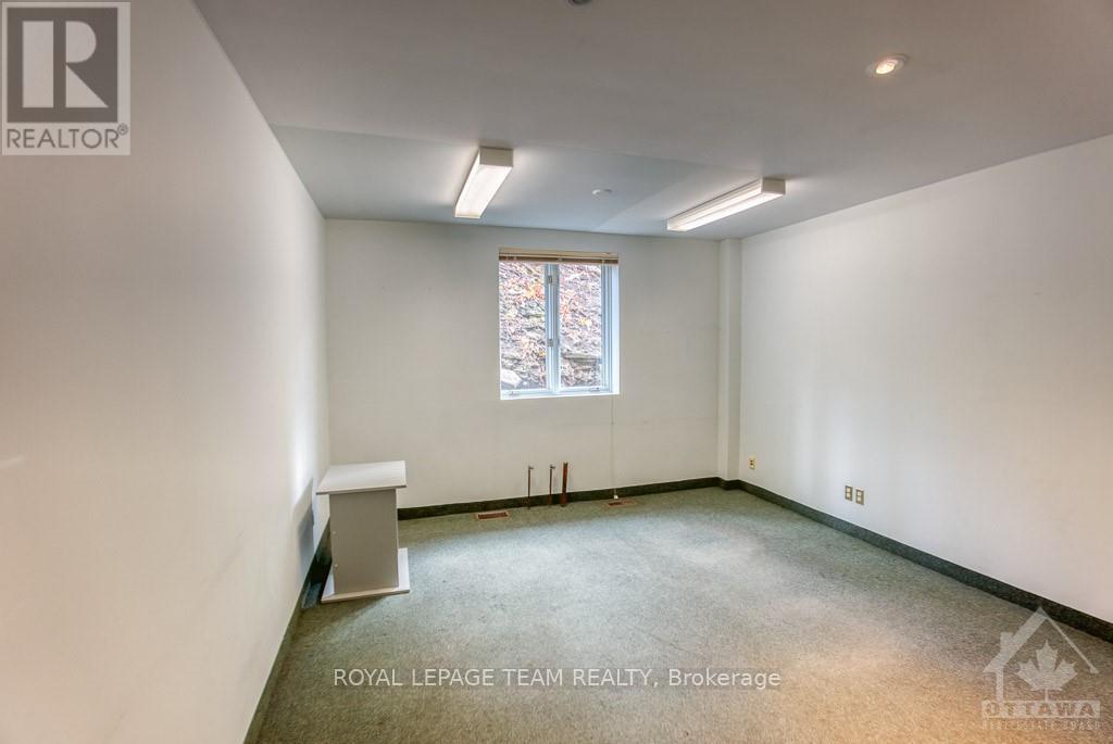 413 Churchill Avenue N Property Photo 10