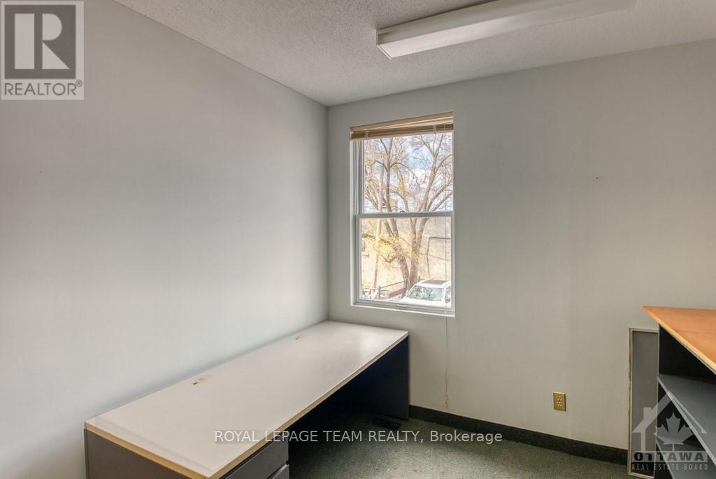413 Churchill Avenue N Property Photo 12