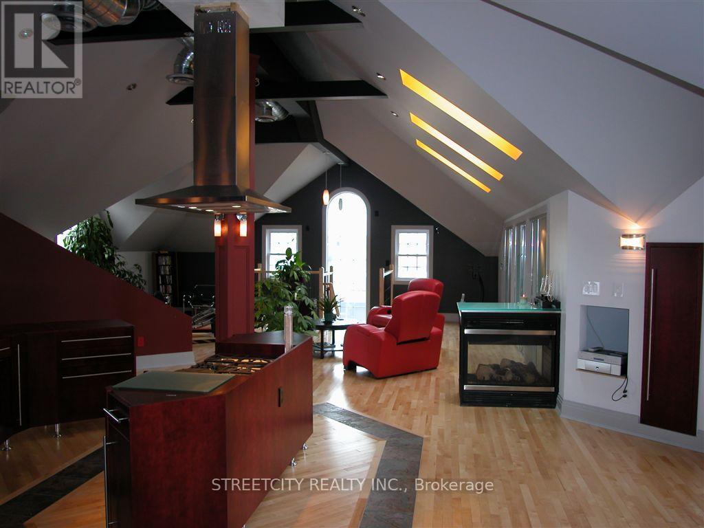 339 Horton Street E Property Photo 8