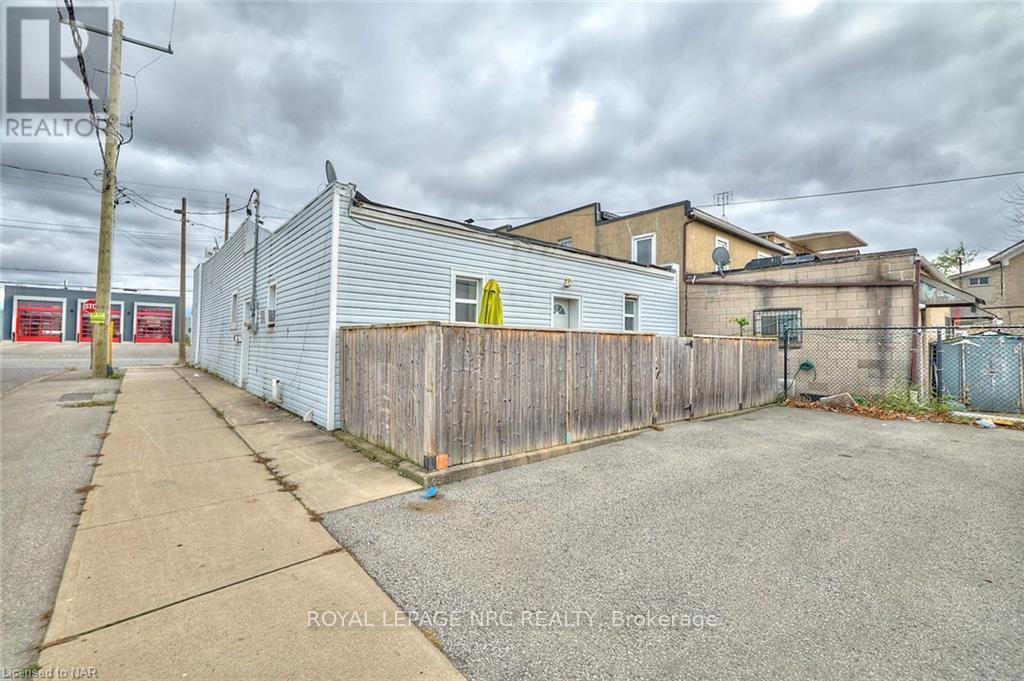 639 King Street Property Photo 17