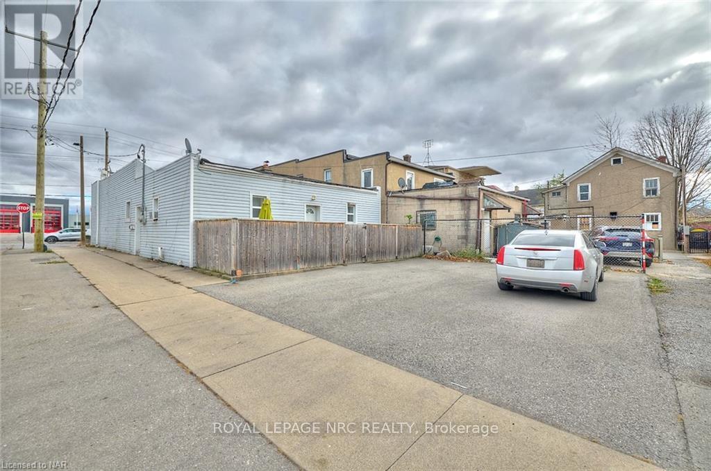 639 King Street Property Photo 20