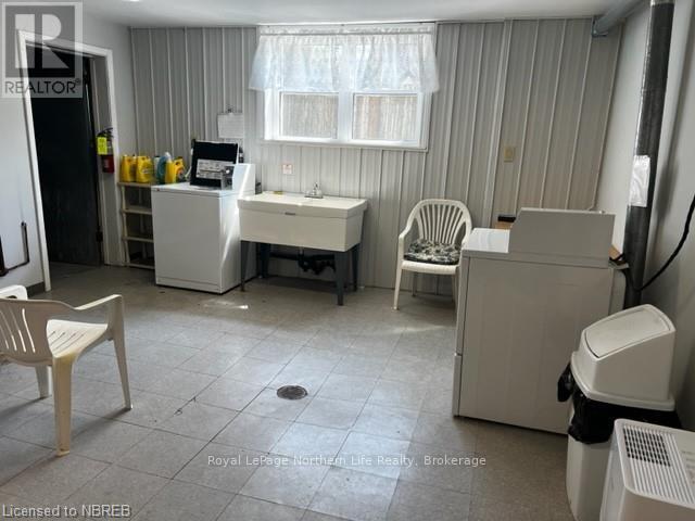810 Ann Street Property Photo 9