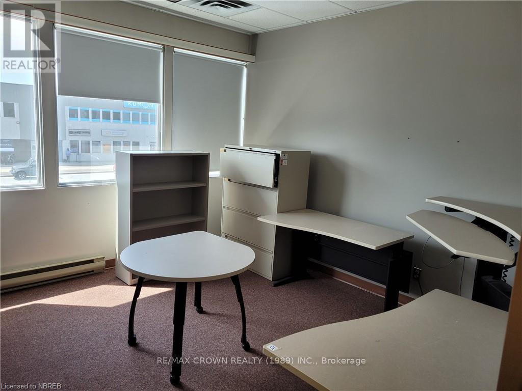 200 - 180 Shirreff Avenue Property Photo 6