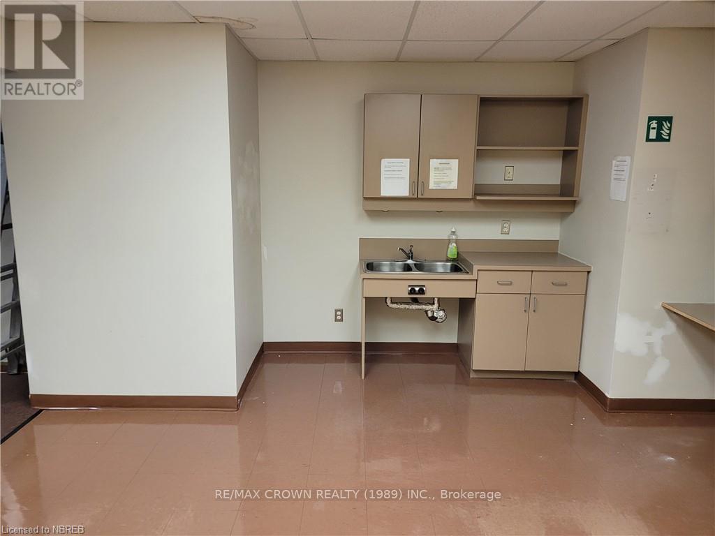 200 - 180 Shirreff Avenue Property Photo 8