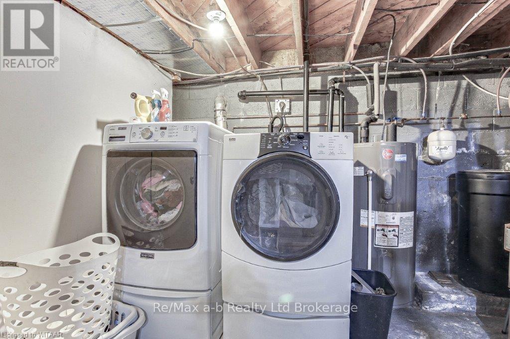 27 Gissing Street W Property Photo 9