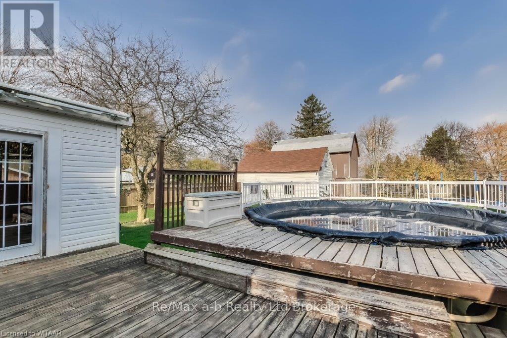 27 Gissing Street W Property Photo 17