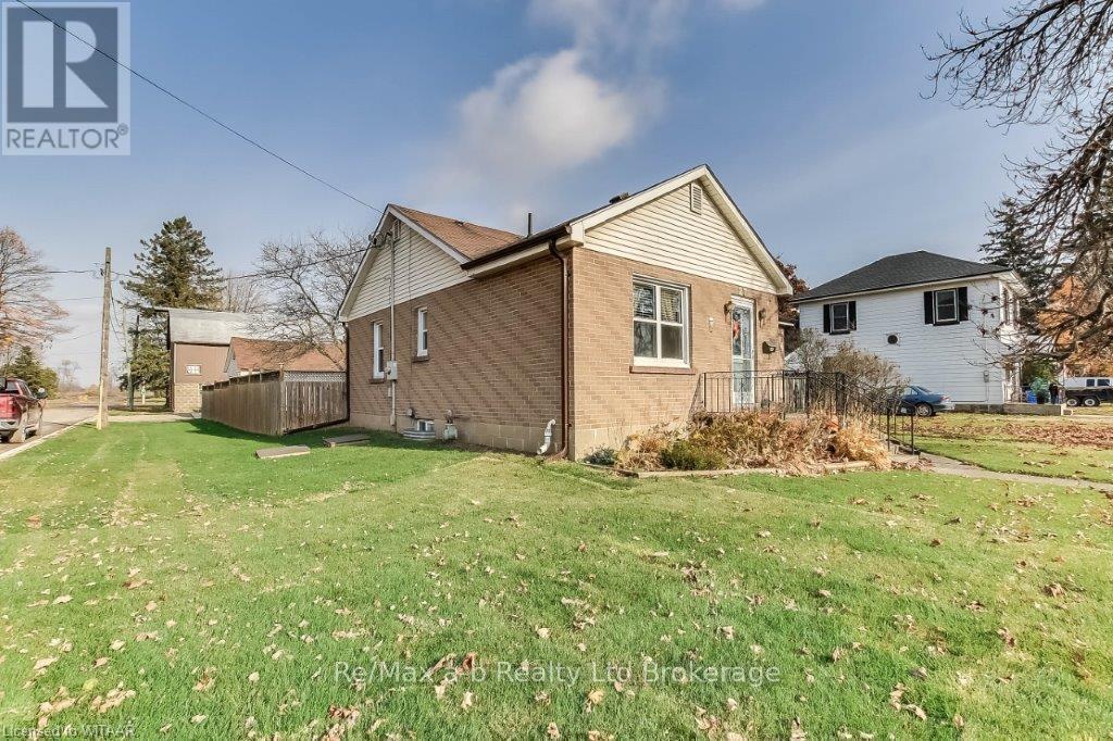 27 Gissing Street W Property Photo 28