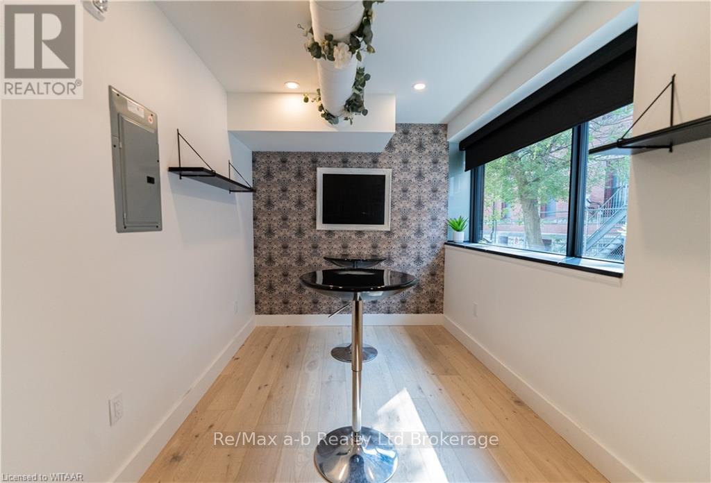 103 - 145 Ontario Street Property Photo 5