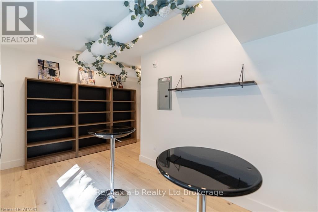 103 - 145 Ontario Street Property Photo 7