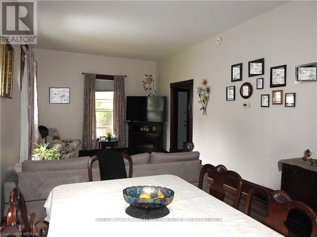 185 John Street Property Photo 5