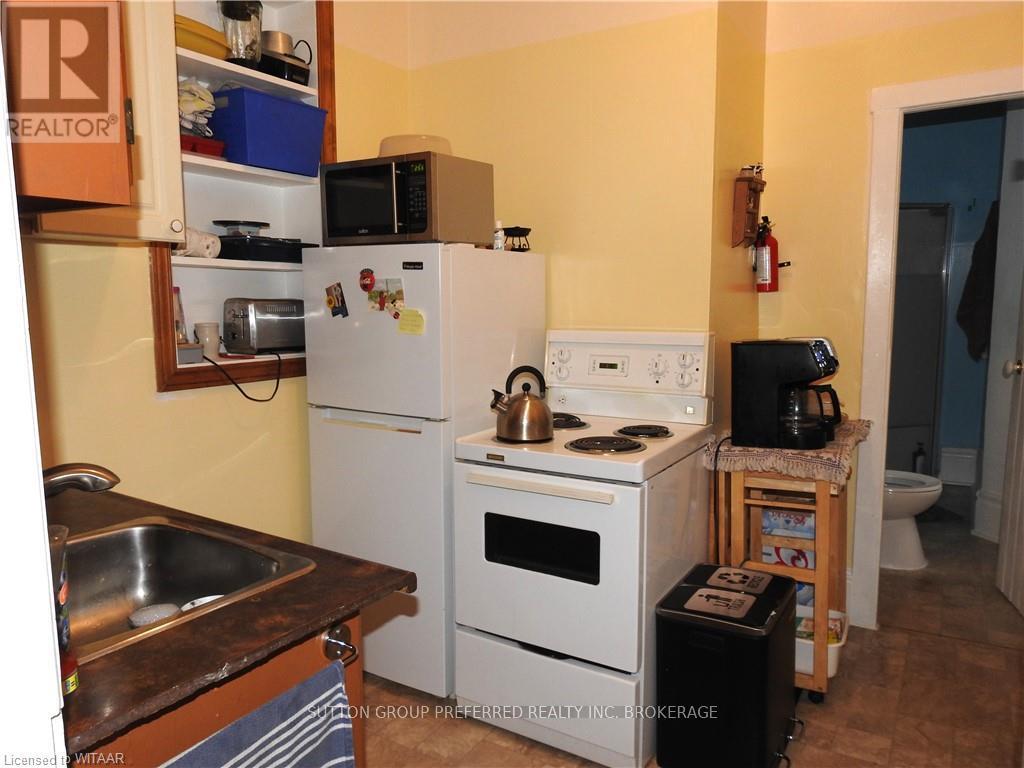 185 John Street Property Photo 7