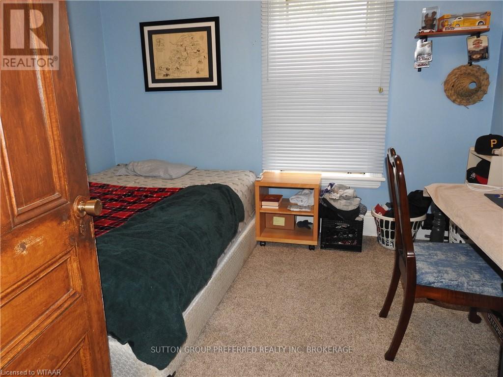185 John Street Property Photo 10