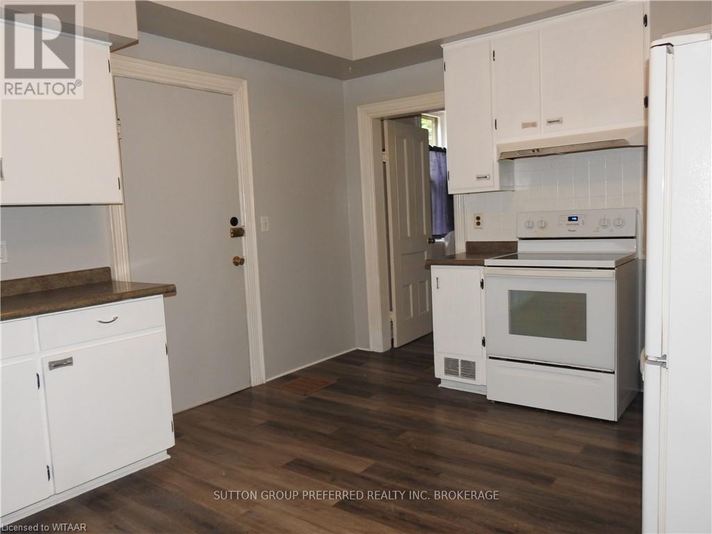 185 John Street Property Photo 16