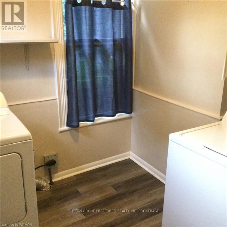 185 John Street Property Photo 19