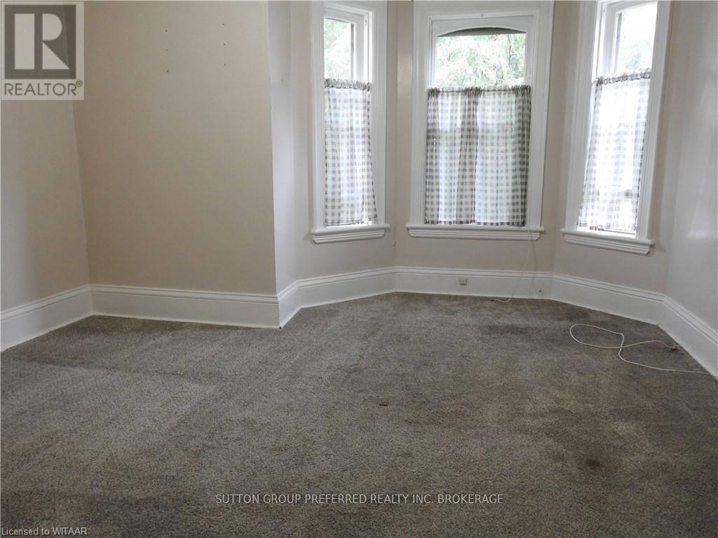 185 John Street Property Photo 20