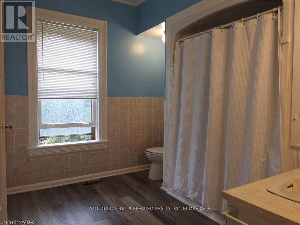 185 John Street Property Photo 21