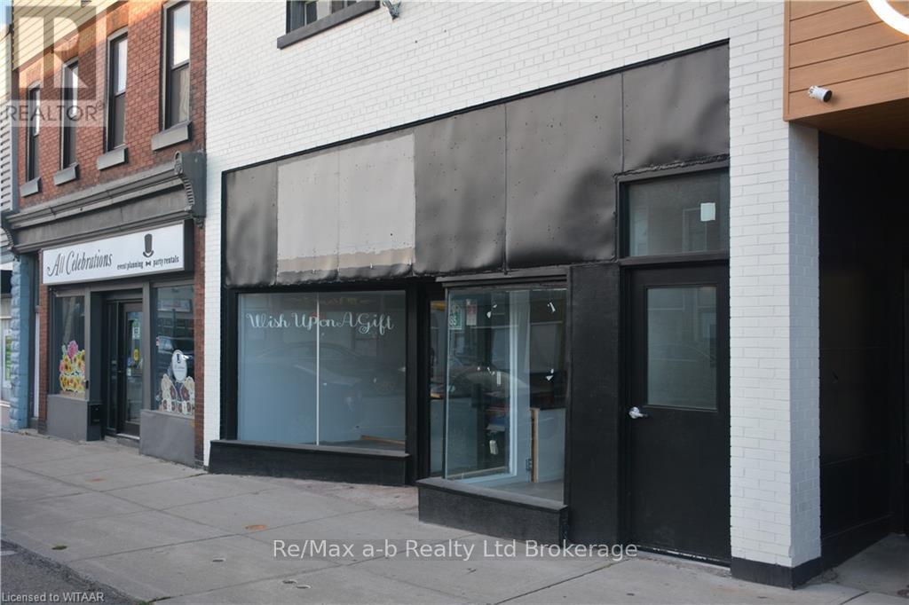 85 Thames Street S Property Photo 1