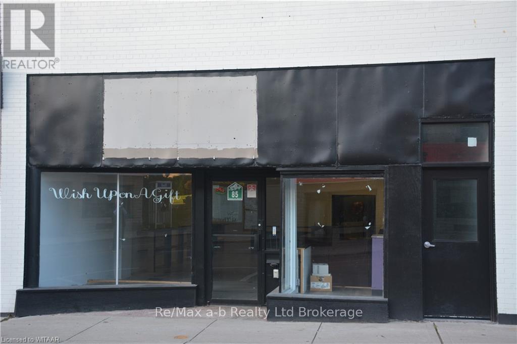 85 Thames Street S Property Photo 4