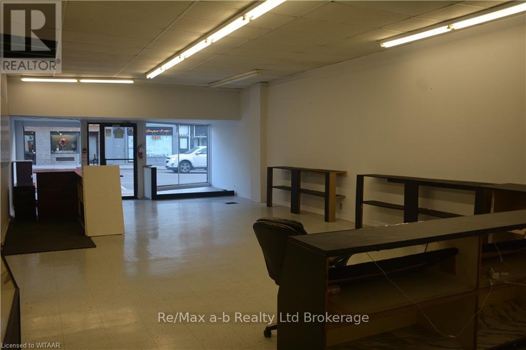 85 Thames Street S Property Photo 6