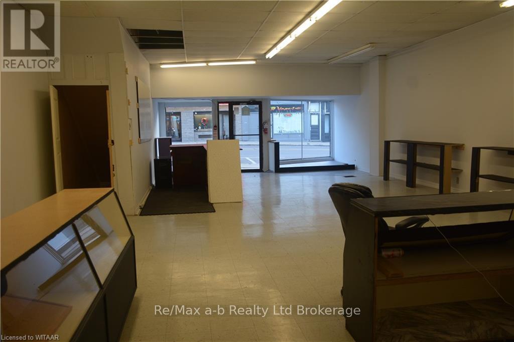 85 Thames Street S Property Photo 7